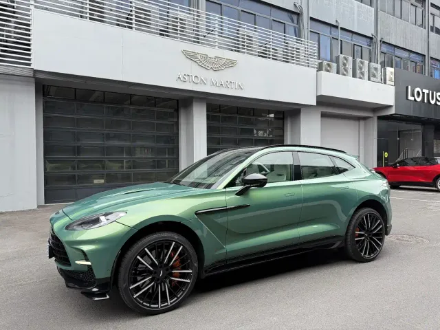 Aston Martin DBX — Фото автомобиля 2