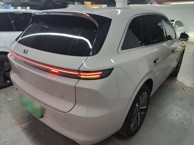 Li Auto L6 — Фото автомобиля 6