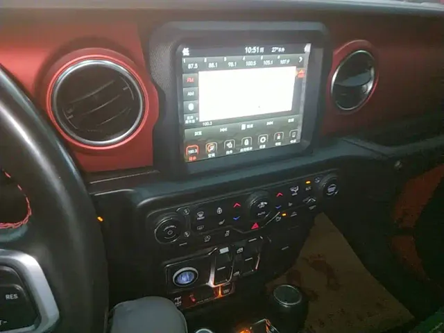 Jeep Wrangler — Фото автомобиля 12