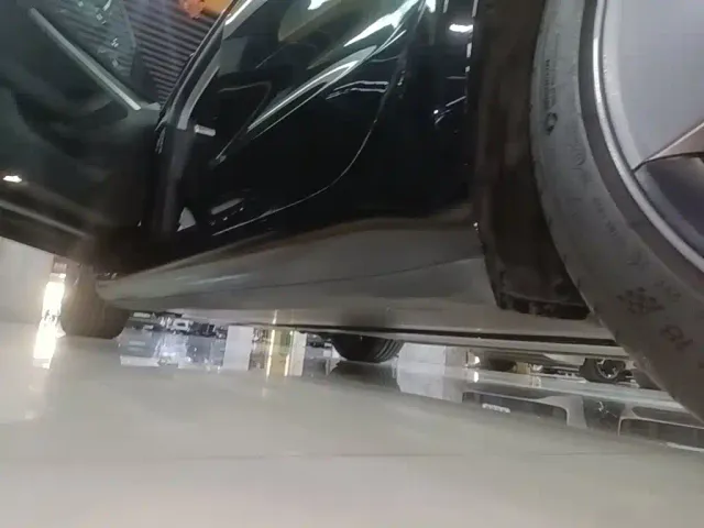 Tesla Model 3 — Фото автомобиля 21