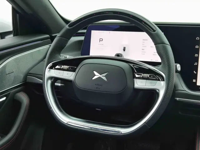 Xpeng P7 — Фото автомобиля 5