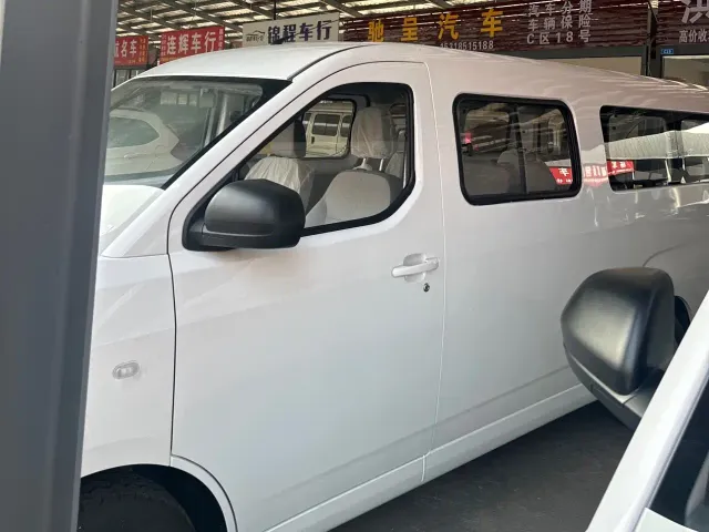 Wuling Yangguang — Фото автомобиля 3