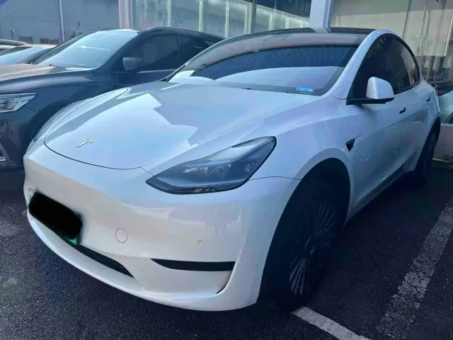 Фотография автомобиля — Tesla Model Y