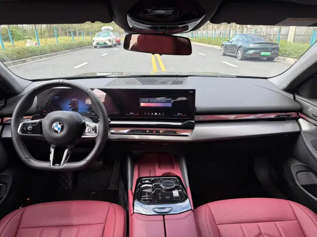 BMW 5 Series — Фото автомобиля 6