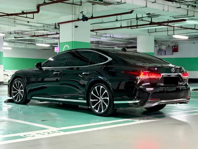 Lexus LS — Фото автомобиля 5