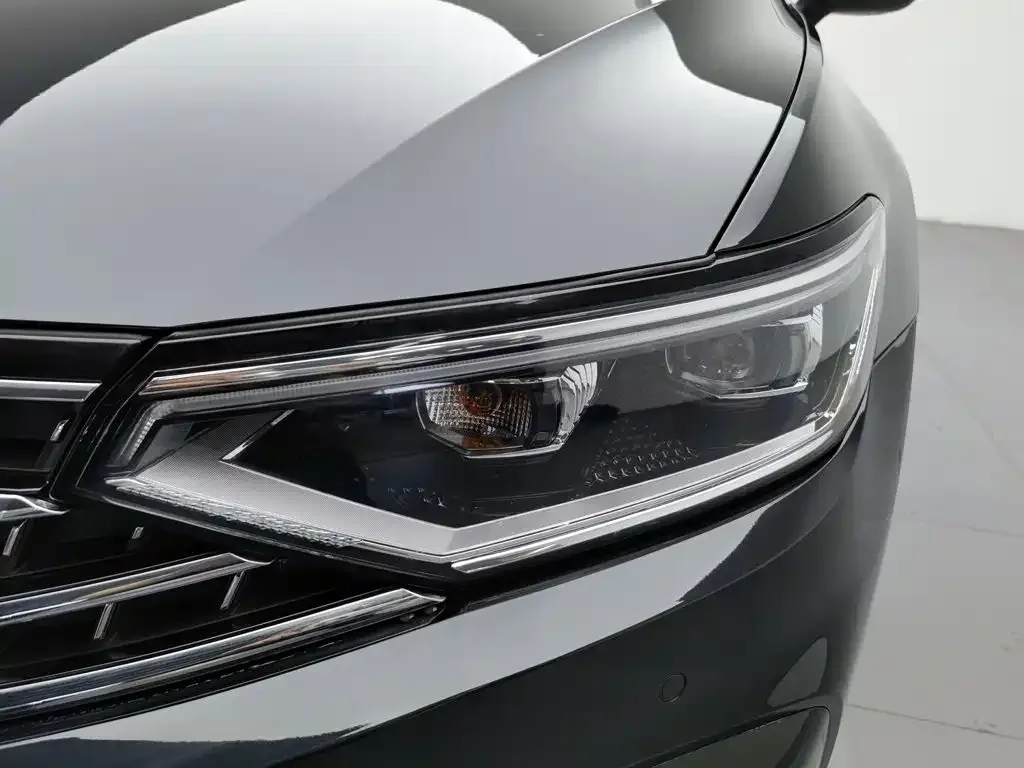 Volkswagen Magotan 2023 Model 2 Million Commemorative Edition 330TSI DSG Luxury — Фото автомобиля 7