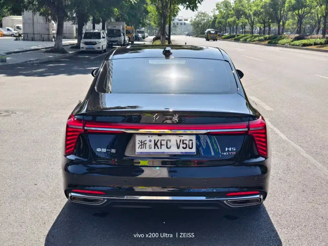 Hongqi H5 — Фото автомобиля 13