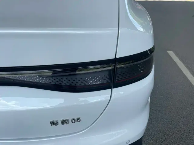 BYD Seal 05 DM-i — Фото автомобиля 6