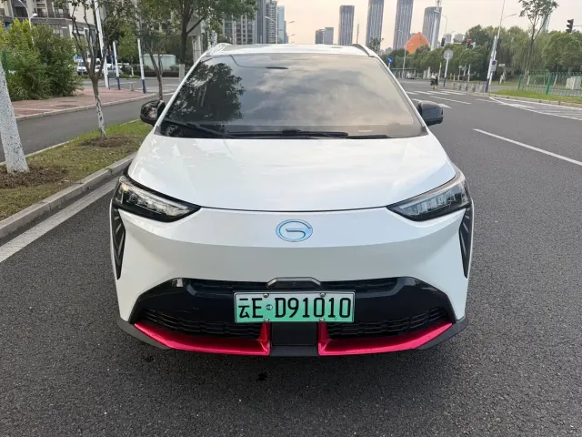 GAC Aion Y — Фото автомобиля 2