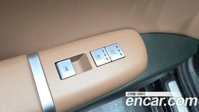 Hyundai Grandeur Grandeur (GN7) 2.5 Бензин 2WD — Фото автомобиля 16