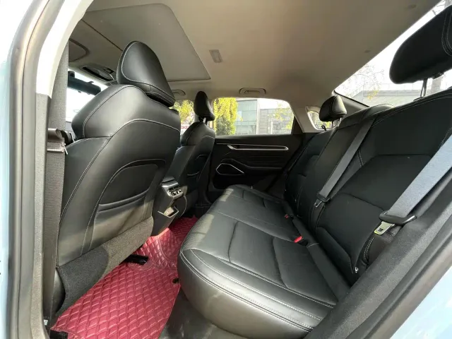 Geely Emgrand — Фото автомобиля 9