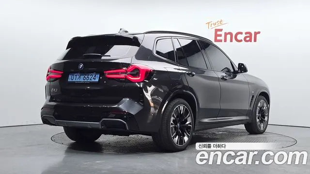 BMW iX3 G08 (2020–2024) — Фото автомобиля 2