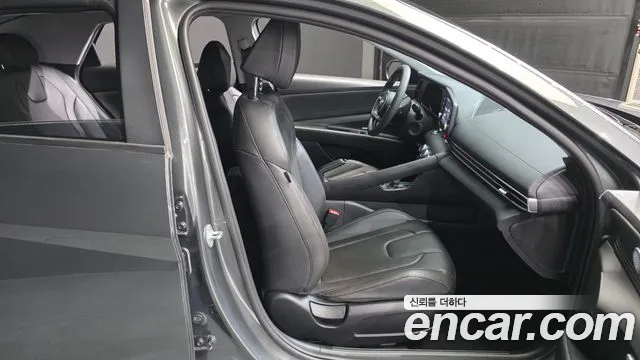 Hyundai AVANTE Avante (CN7) — Фото автомобиля 10