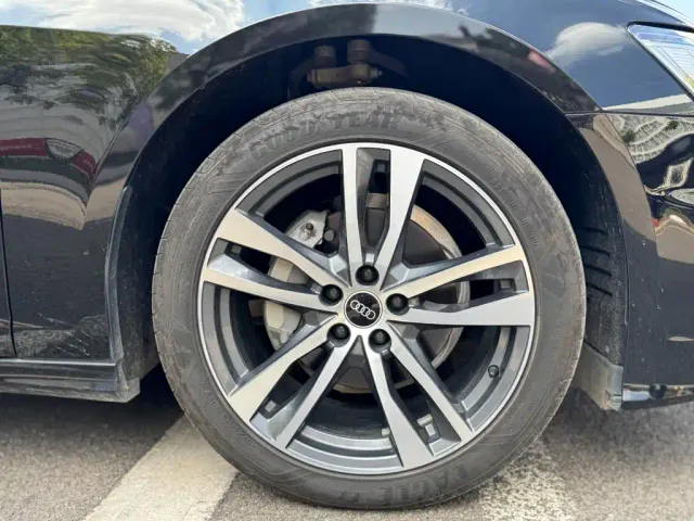 Audi A6L — Фото автомобиля 12