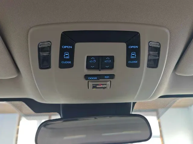 Toyota Sienna — Фото автомобиля 12