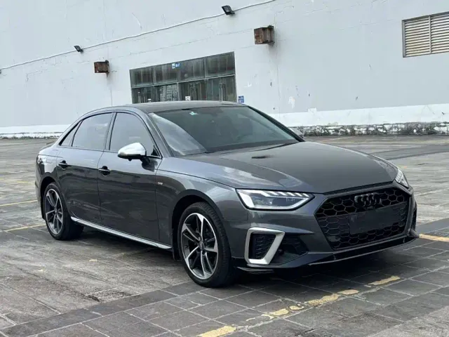 Audi A4L — Фото автомобиля 3