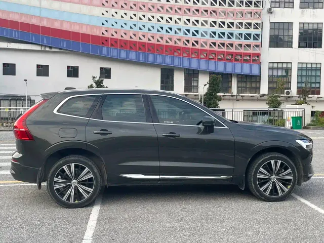 Volvo XC60 — Фото автомобиля 7