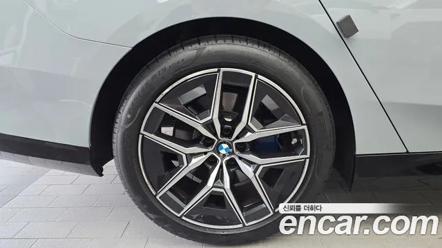 BMW 5-Series — Фото автомобиля 5