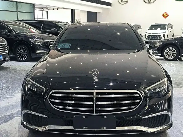 Mercedes-Benz E-Class — Фото автомобиля 2