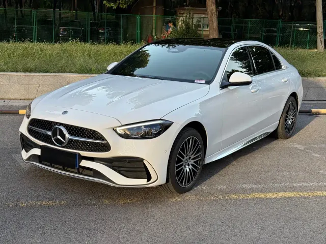 Mercedes-Benz C-Class — Фото автомобиля 3