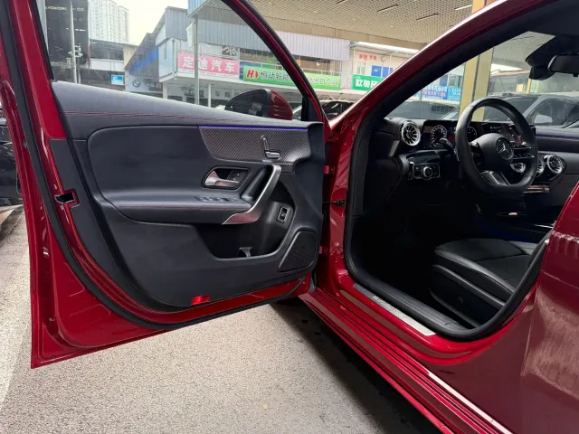 Mercedes-Benz A-Class — Фото автомобиля 11