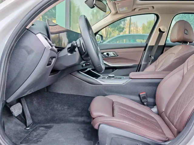BMW 3 Series — Фото автомобиля 13