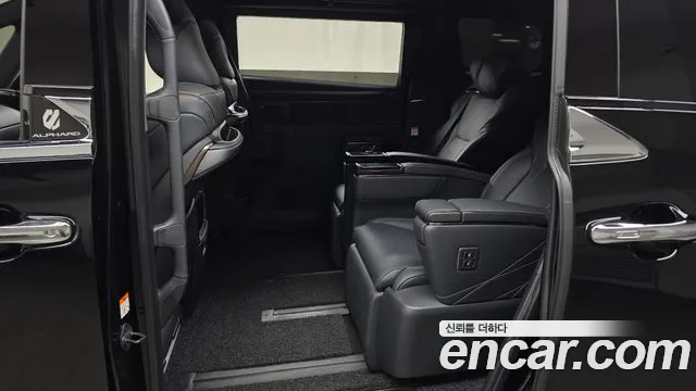 Toyota Alphard — Фото автомобиля 22