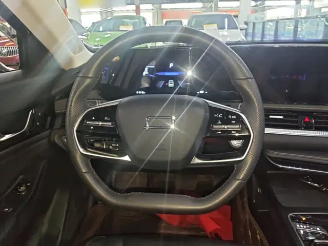 Bestune B70 — Фото автомобиля 10