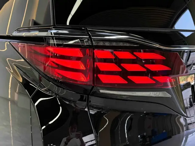 Toyota Alphard — Фото автомобиля 12