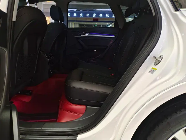Audi Q5L — Фото автомобиля 13
