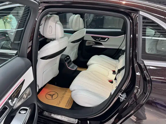 Mercedes-Benz E-Class — Фото автомобиля 13