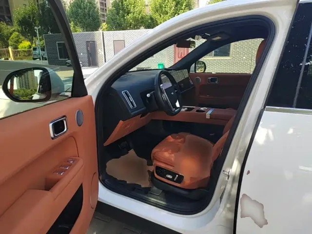 Li Auto L7 — Фото автомобиля 12