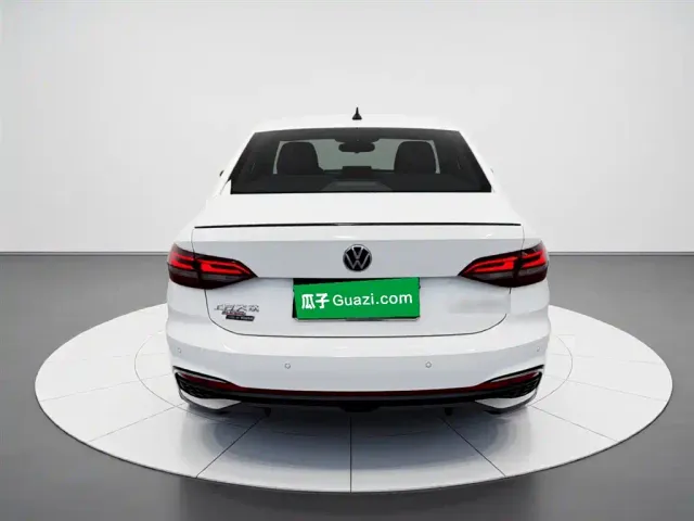 Volkswagen Lavida — Фото автомобиля 5