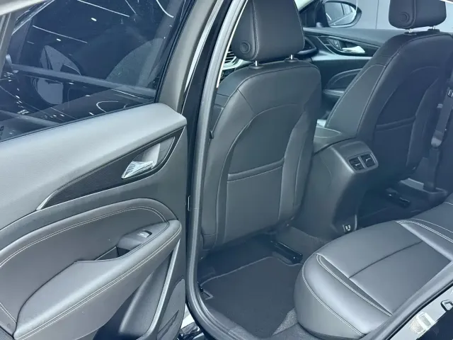 Buick Regal — Фото автомобиля 8