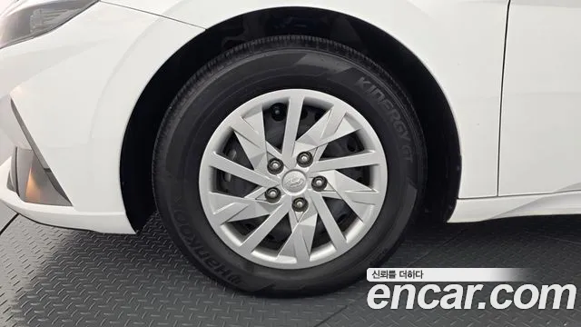 Hyundai Avante CN7 — Фото автомобиля 5