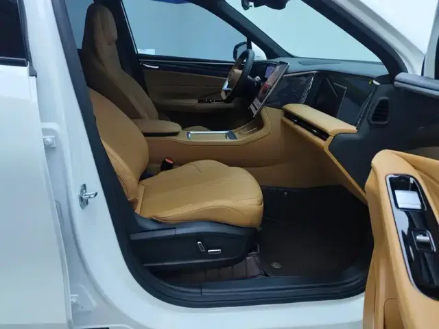 Geely Galaxy L7 — Фото автомобиля 8