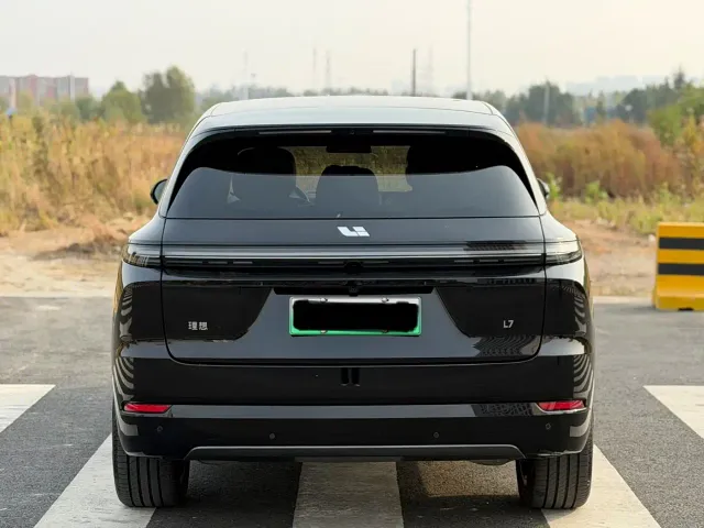 Li Auto L7 — Фото автомобиля 5
