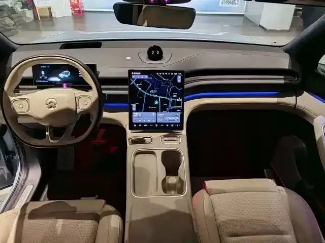 Nio ES6 — Фото автомобиля 10