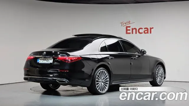 Фотография автомобиля — Mercedes-Benz S-Class W223