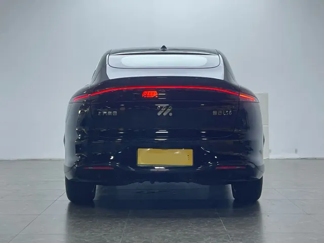 IM Motors LS6 — Фото автомобиля 5