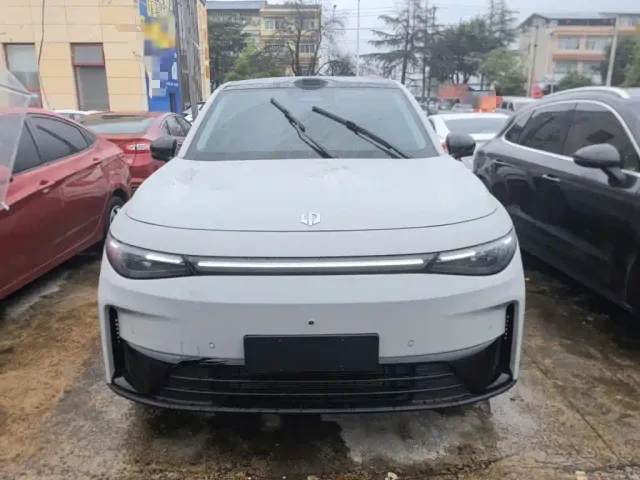 Leapmotor C10 — Фото автомобиля 2
