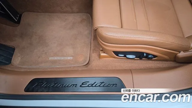 Porsche Panamera — Фото автомобиля 25