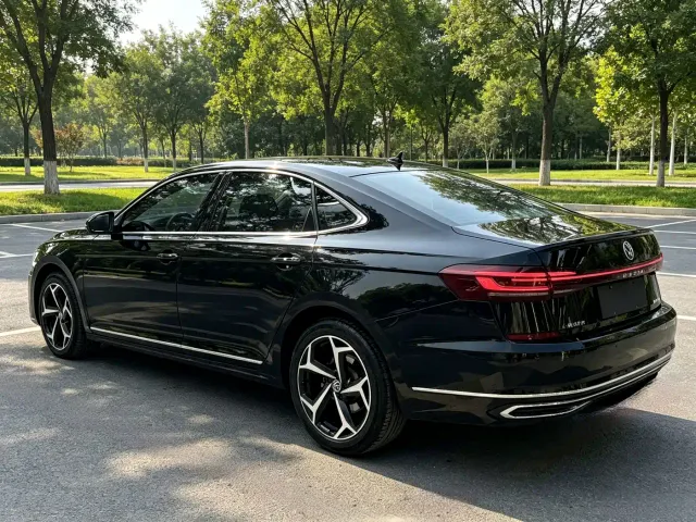 Volkswagen Passat — Фото автомобиля 4