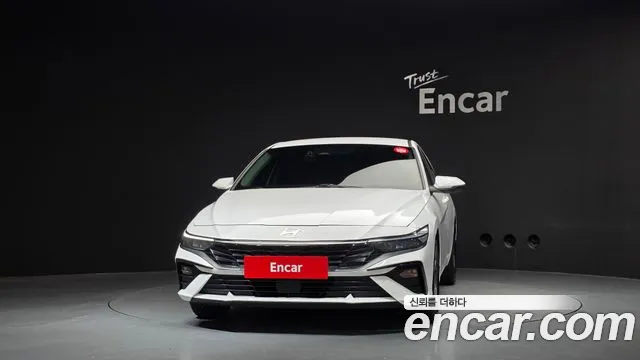 Hyundai Avante CN7 — Фото автомобиля 3