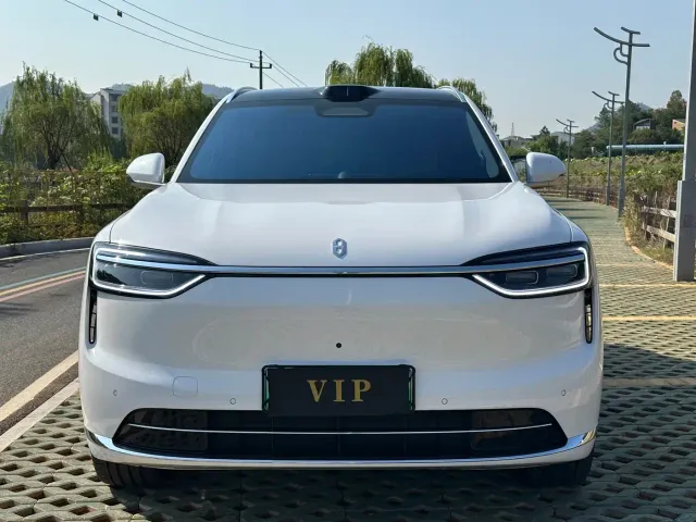 Aito M7 — Фото автомобиля 2