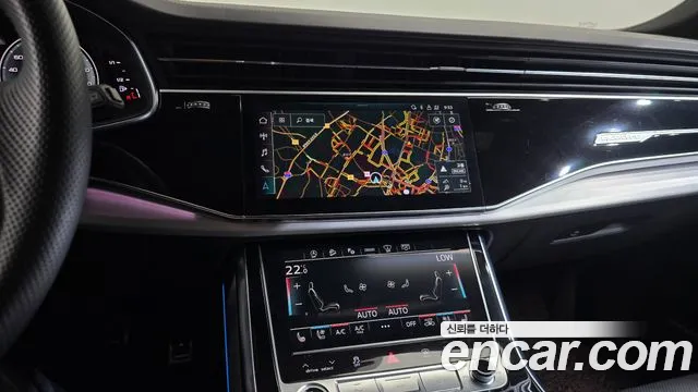 Audi Q8 55 TFSI quattro Premium — Фото автомобиля 10