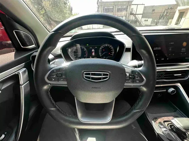 Geely Binyue — Фото автомобиля 10