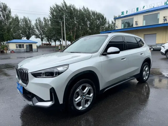 Фотография автомобиля — BMW X1