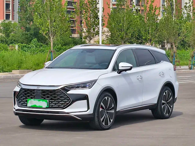 BYD Tang — Фото автомобиля 3