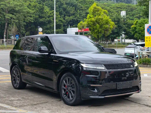 Land Rover Range Rover Sport — Фото автомобиля 3